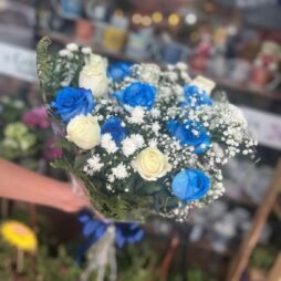 Buquê 12 Rosas Azuis