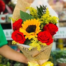 Buquê Mix Radiante (Girassol & Rosas)